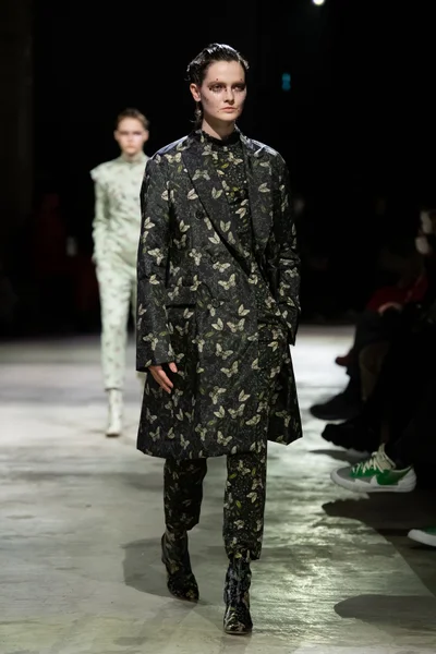 Look 47